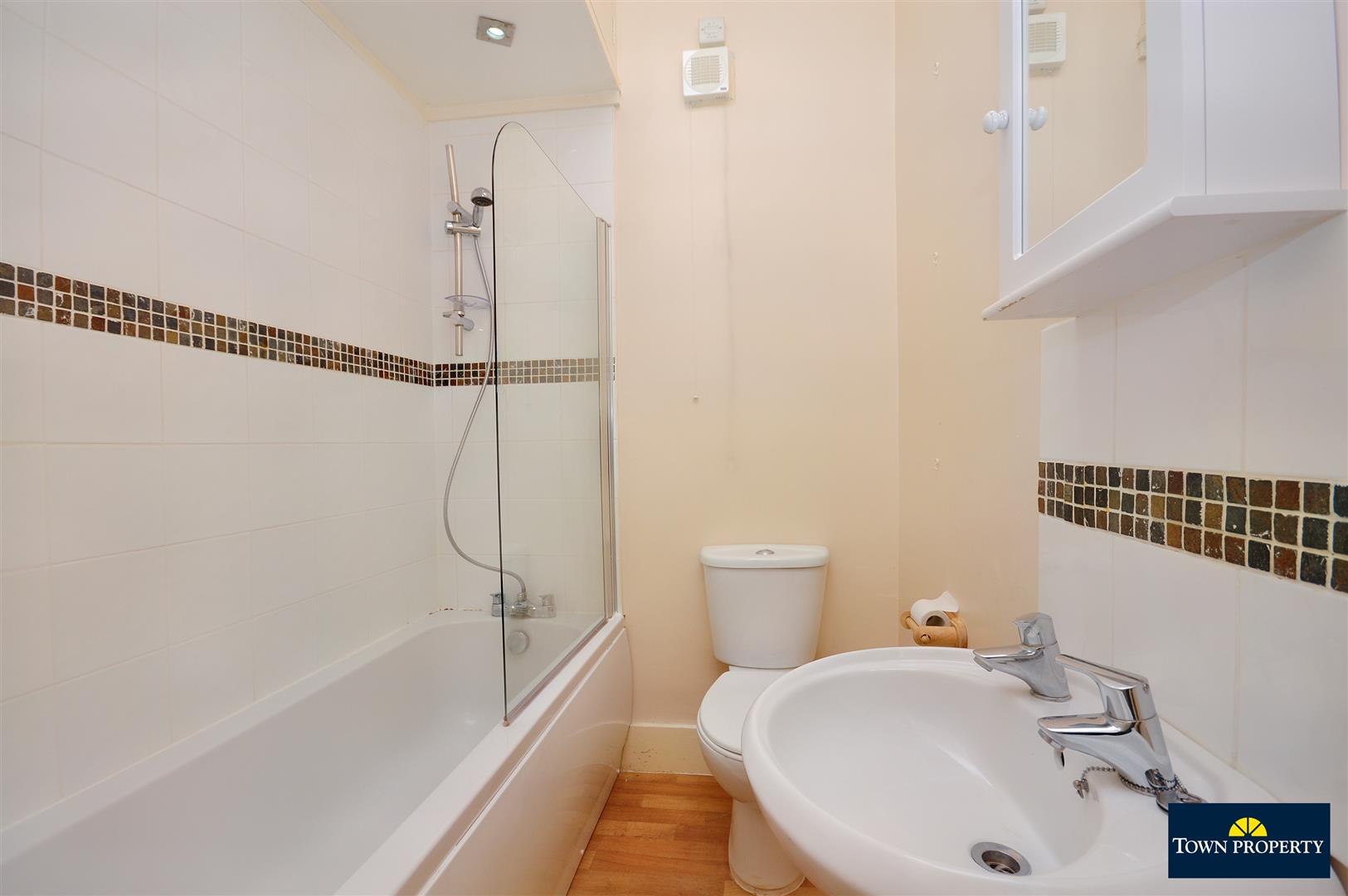 Property Details for Upperton Gardens Eastbourne BN21 2AF Town